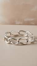 Silbernes Gliederarmband mit Skulptur-Charakter